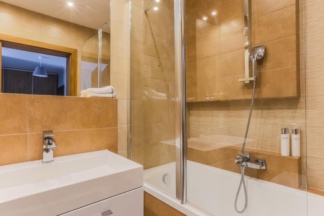 Coin Apartamenty Wrocław Exteriör bild