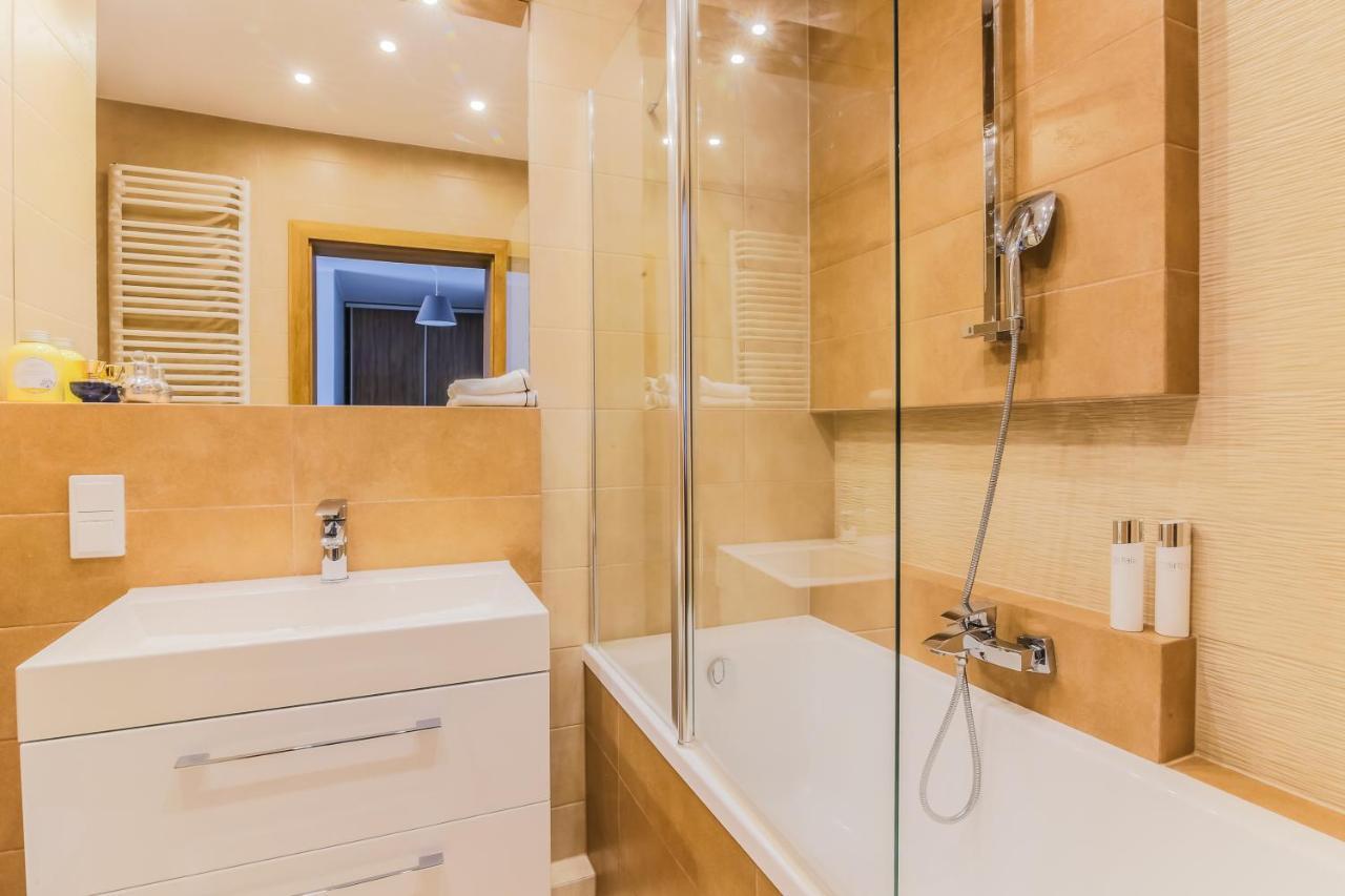 Coin Apartamenty Wrocław Exteriör bild